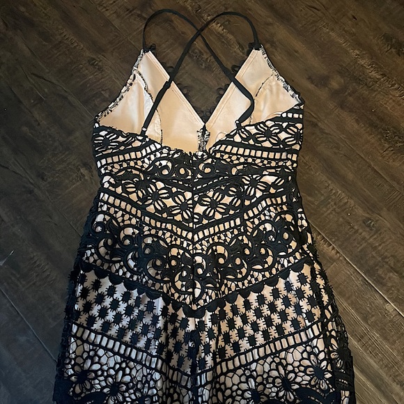 ASTR Dress - Picture 4 of 4